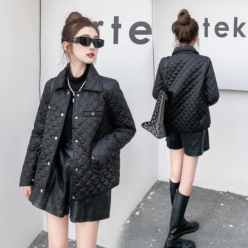 Женская короткая стеганая куртка с маленьким запахом