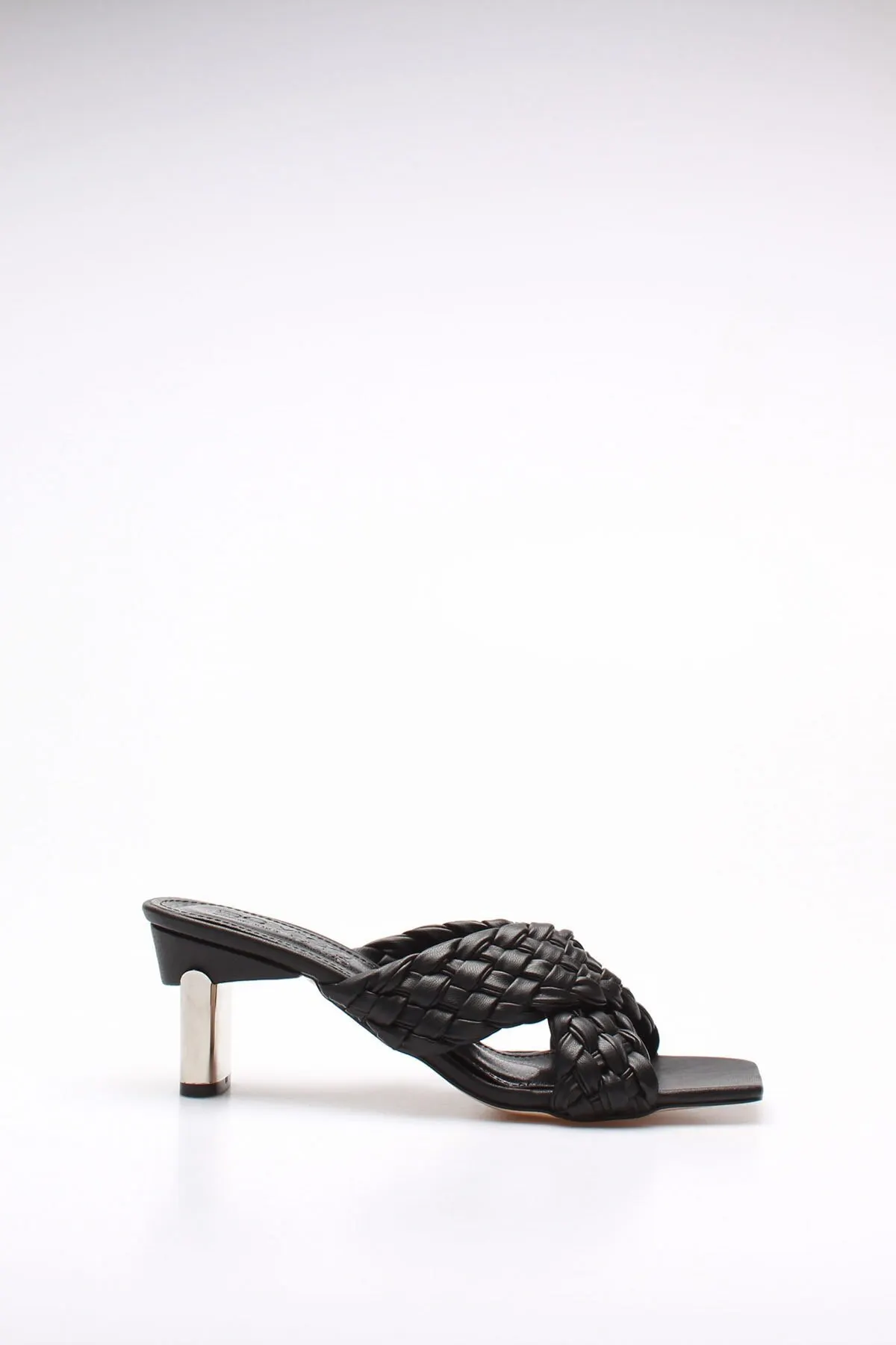 

Fashion Style women's Black Leather Slippers Sandals And Slippers