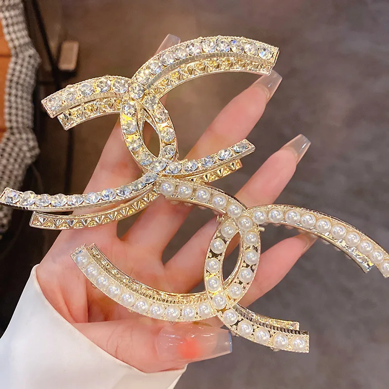 

Ins Fashion Korean Letter Hairpin Dongdaemun Retro Grab Clip Simple Design Personality Net Red Hair Ornament Female
