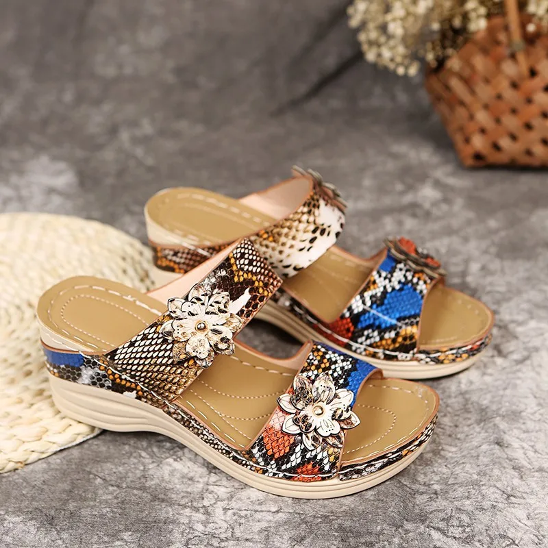 Retro Slippers for Women Summer Platform Sandals 2023 New Leopard Print Snake Pattern Women Shoes Comfy Wedges Beach Slippers