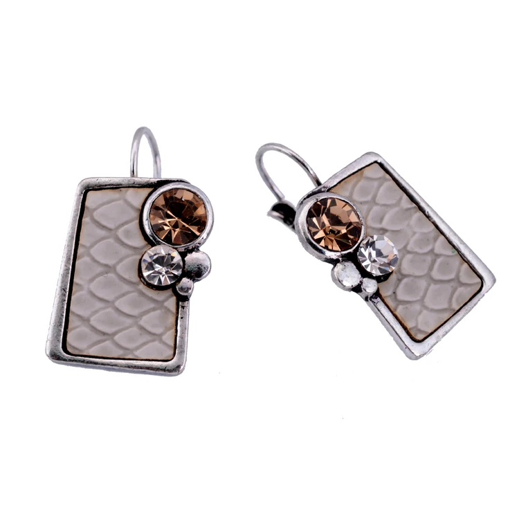 

2022 new fashion clip-on lobster clasp rhinestone leather earrings square imitation snake skin women's retro ethnic jewelry