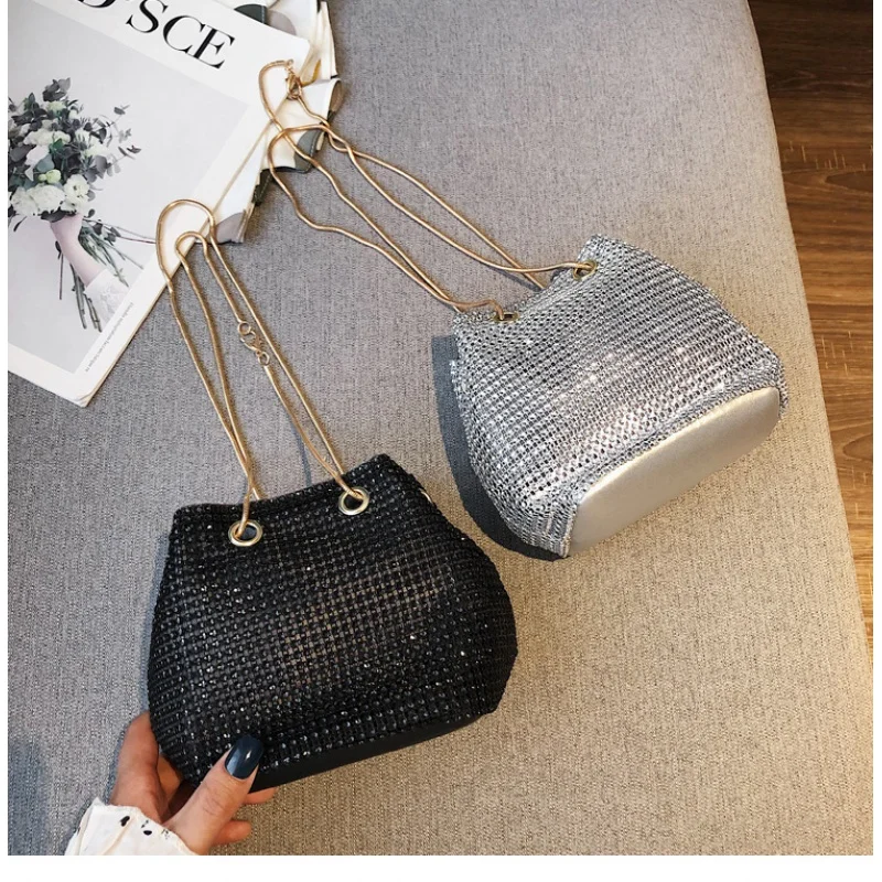 

Women's Bag Trendy Diamond Rhinestone Super Flash Diamond Chain Banquet Internet Celebrity Bucket Ins Hand Holding Bags