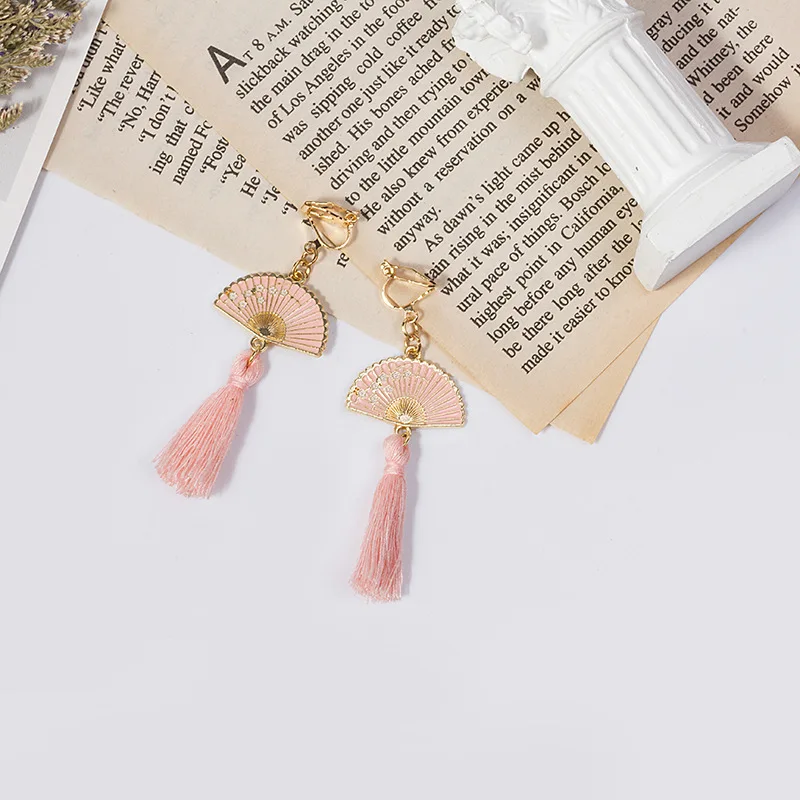 Ethnic Hollow Fan Shaped Earrings for Women Vintage Chinese Wedding Party Jewelry Tassel Pendant Earclip Children Gifts