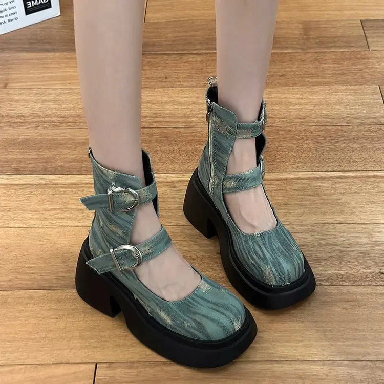 

Женские ботильоны с перфорацией, Зимние полусапожки на высоком квадратном каблуке, 2024