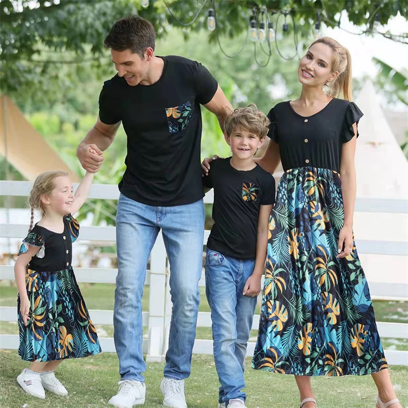 

2023 Family Look Ruffled Sleeve Mother Daughter Matching Dresses Flower Mommy and Me Clothes Father Son Cotton T-shirts Outfits