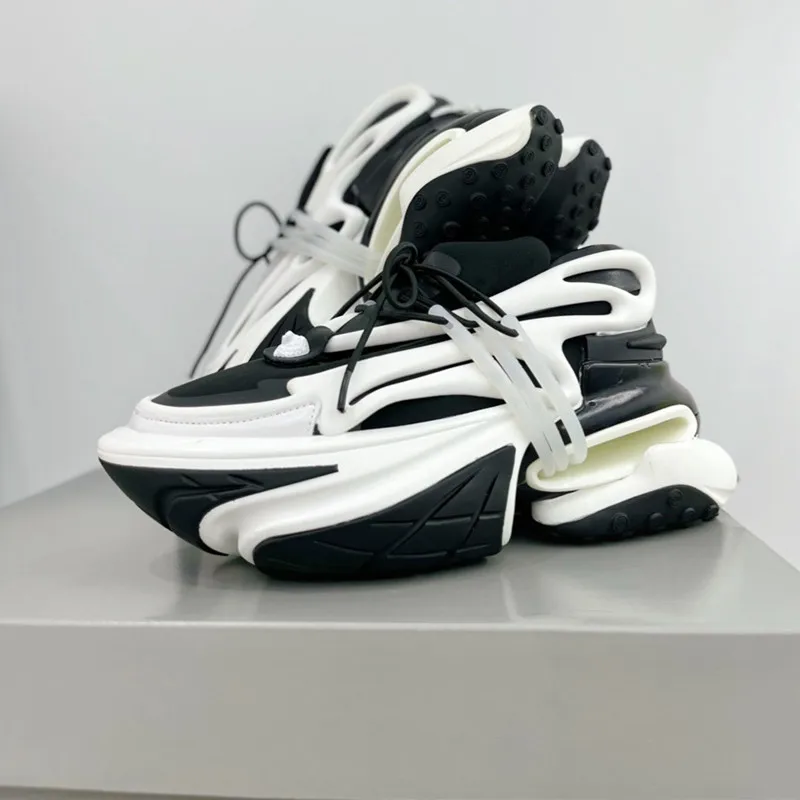 2023 Luxurious Women Platform Sneakers Thick Bottom Lace-Up Pointed Toe Shoes for Women Comfortable Non-Slip Outdoors Brand Shoe