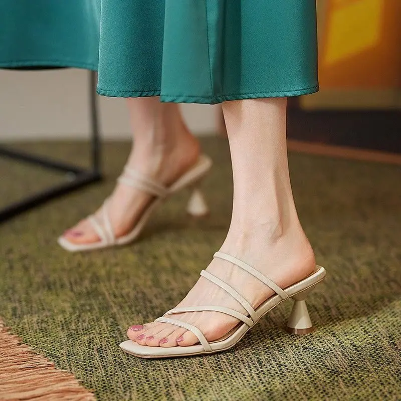 

Women Sandals Two-wear French-style Small Medium-heel Thin Belt Thick Heel Square Toe Fashion Low-top Outer-wearingRoman