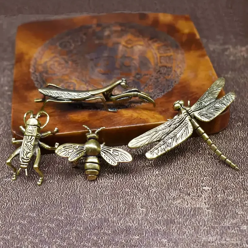 

Brass Mantis Cricket Bee Dragonfly Insect Small Ornaments Tea Pet Tabletop Decorative Crafts Animal Ornaments Insect Ornaments