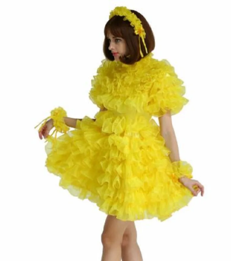 Женское платье из органзы с открытыми плечами и пышной юбкой |