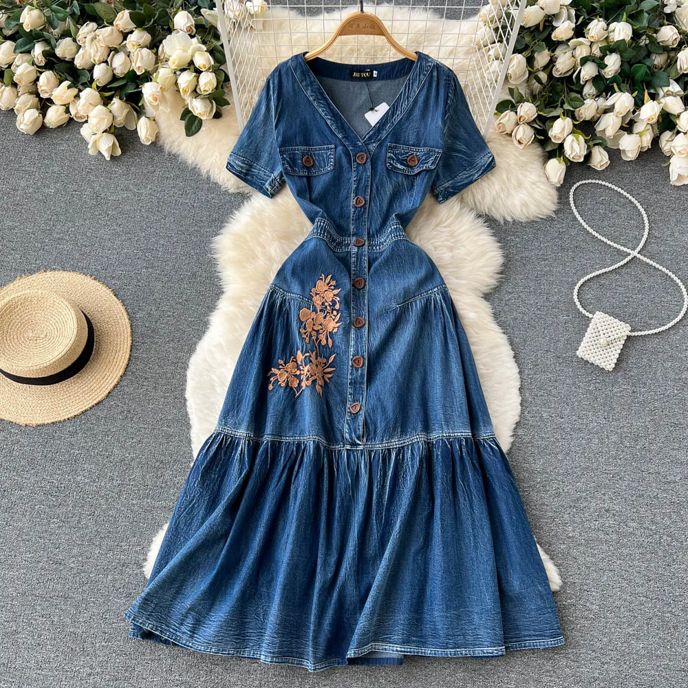 

2022 Summer New Printed Embroidered Denim V-neck Dress Women's Loose Pleated Over-the-knee Long Dress