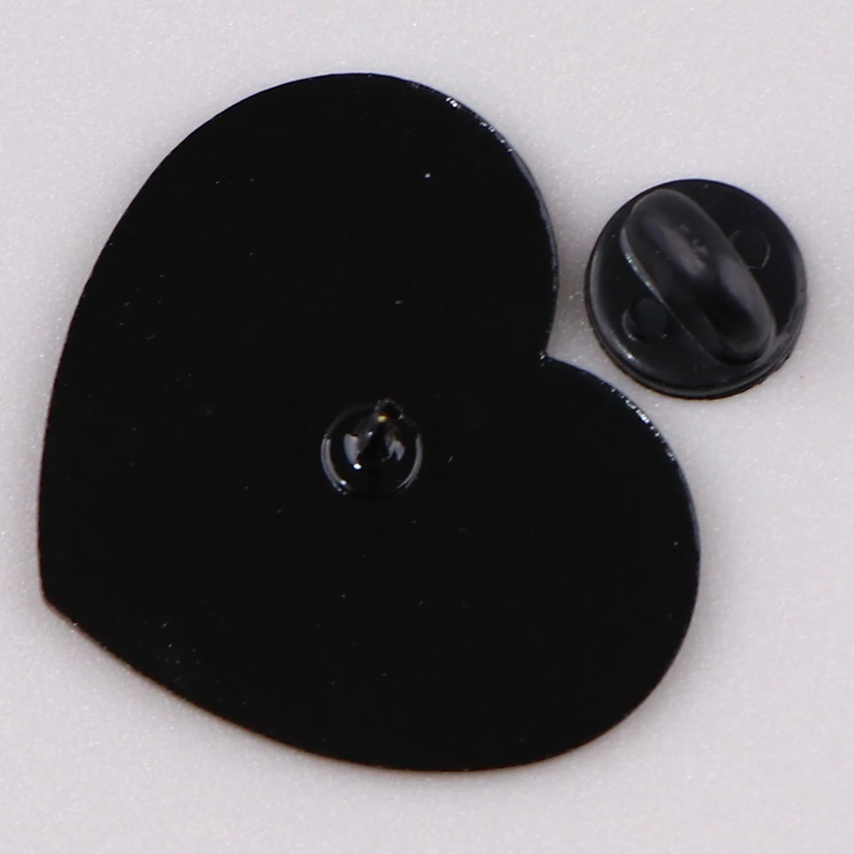 Эмалированная искусственная деталь аниме для мультяшных аксессуаров Значки