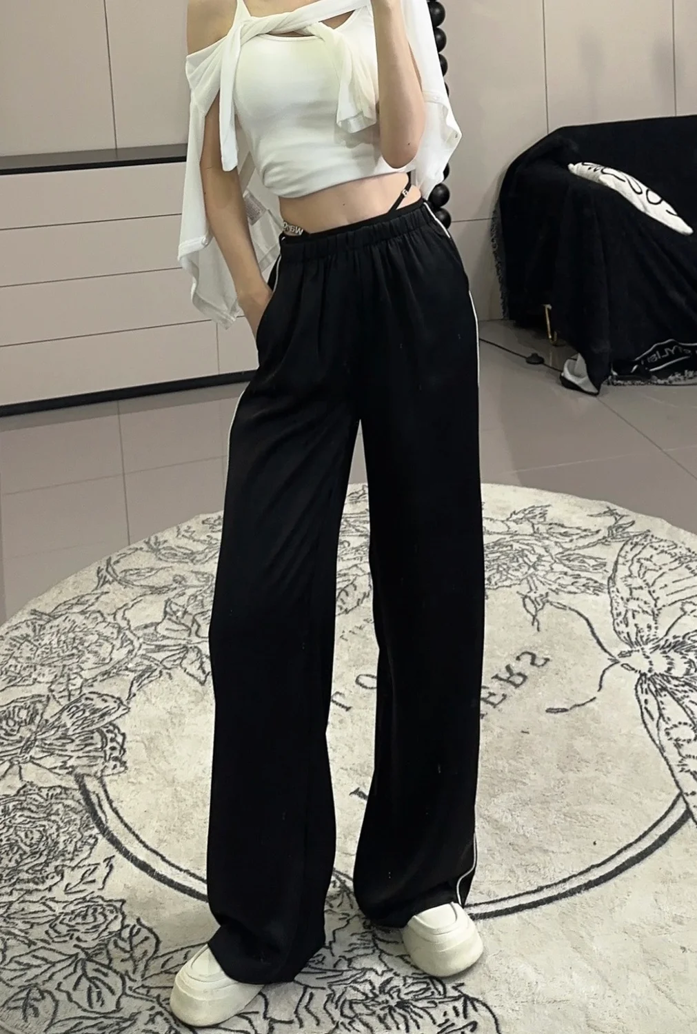 

142706 Fashion Classic Trendy Luxury Designer cloth 23 Spring/Summer New Rhinestone Letter Slim Fitting Pants