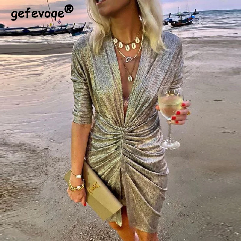 

Женское блестящее мини-платье с длинным рукавом, V-образным вырезом и разрезом