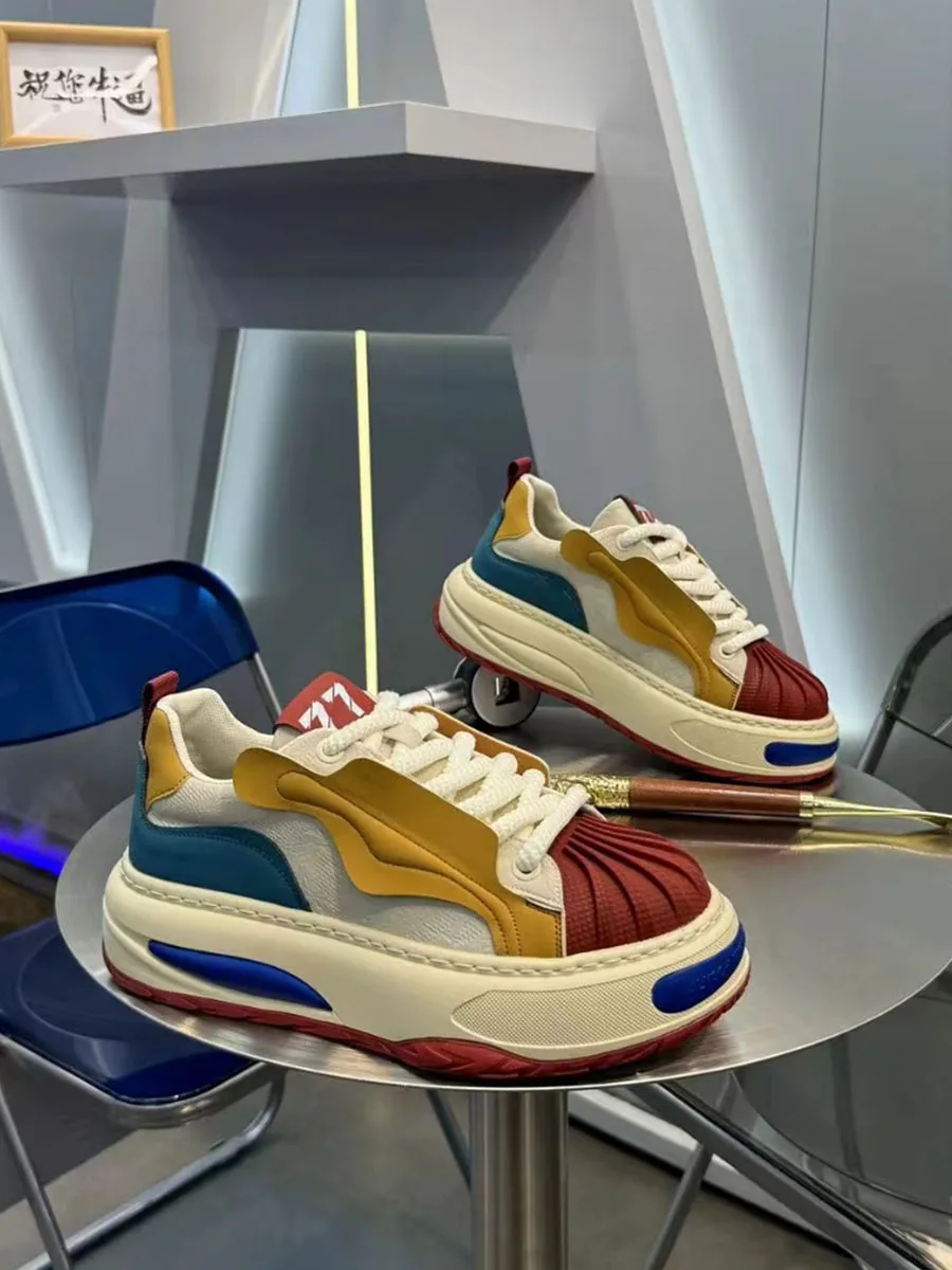 Новые зимние мужские 2024 удобные корейские универсальные модные кроссовки на