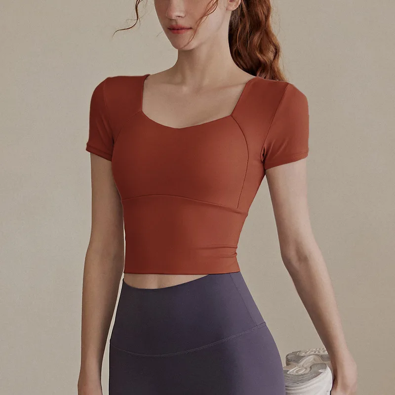 Тонкие однотонные футболки для женщин с нагрудными подушечками Футболки йоги