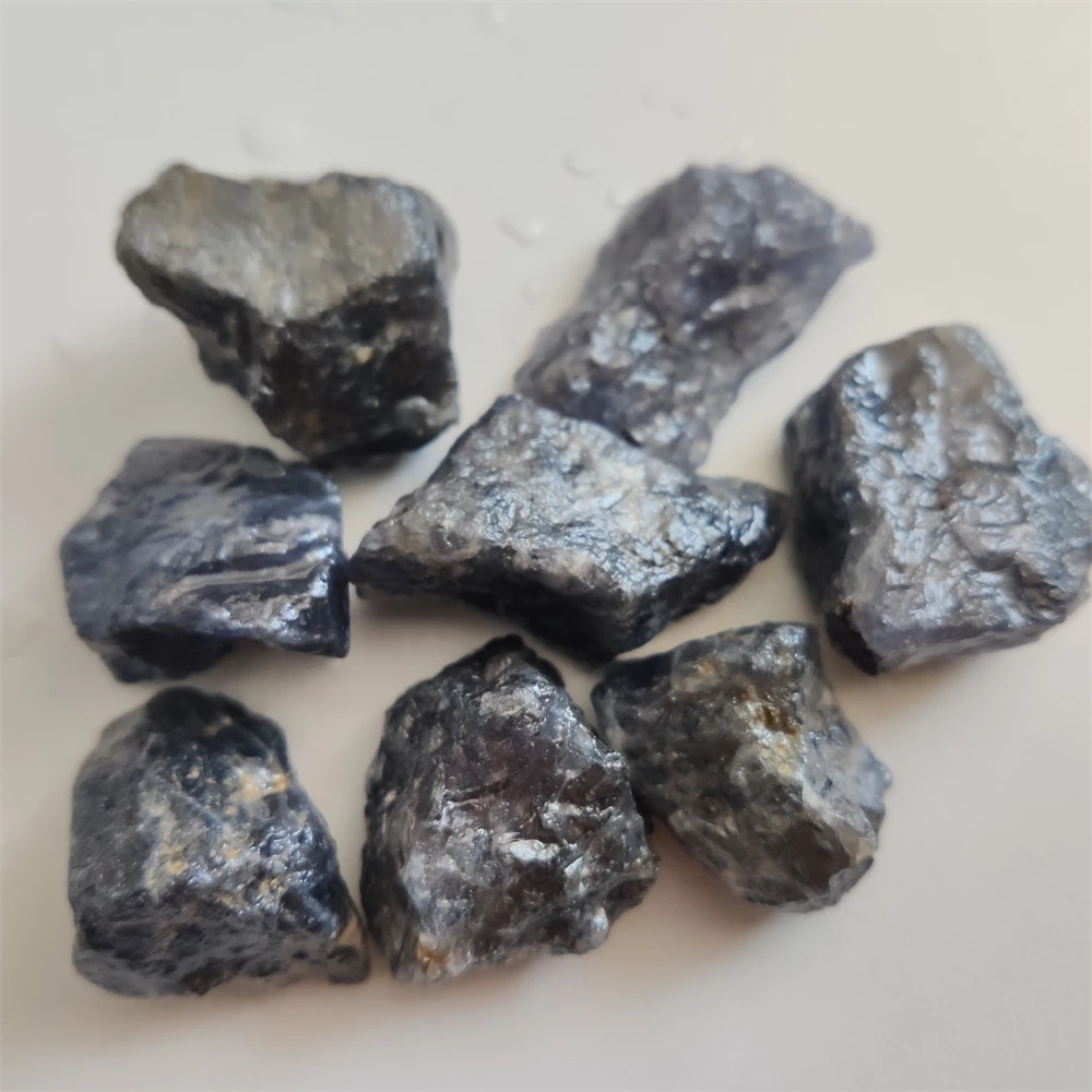 

Сапфировый синей природный кордиерит