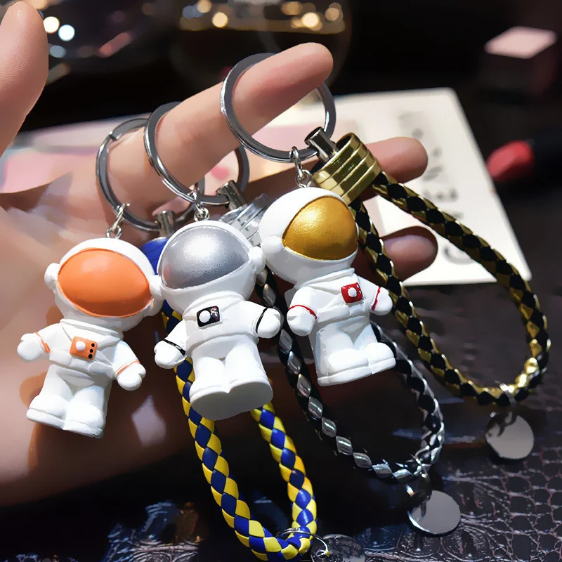 

Creative White Spaceman Astronaut Keychain Schoolbag Pendant Doll Handmade 3D Retro Robot Keyring Fashion Jewelry Car Key Ring