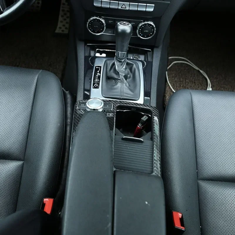 Фото Для Mercedes-Benz C-класса W204, E-класса W207, W212 (2007-2013) — накладка на подстаканник из мягкого карбона, аксессуар для автомобиля №2
