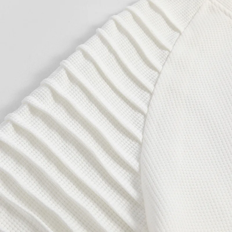 Autumn/Winter New Men's Crewneck Sweater Top Men's Slim-fit Top Solid Stitched Shoulder Pleated Bottom Shirt Casual Knit Sweater