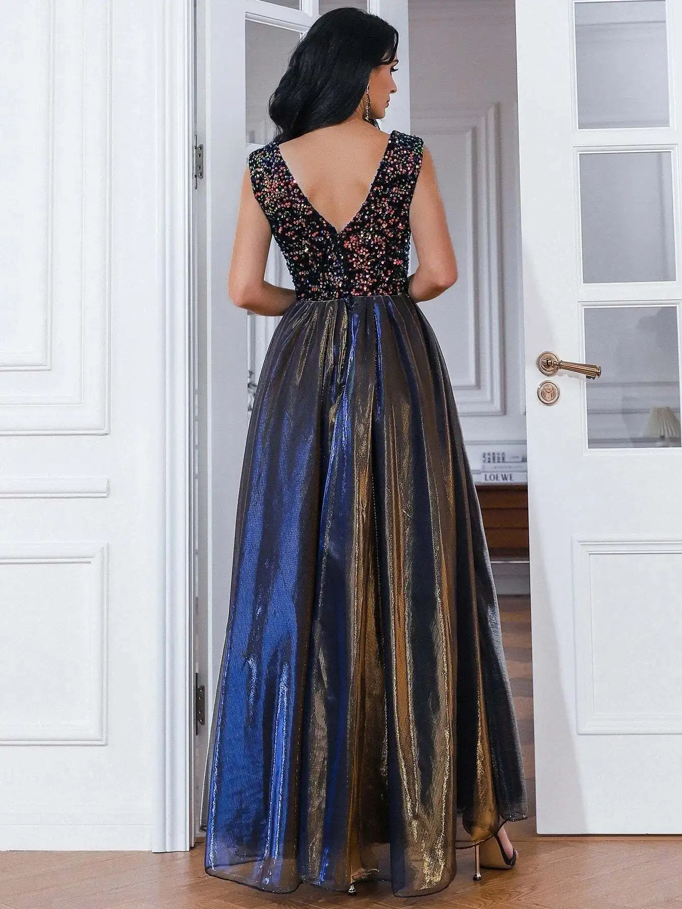 2023 New in Women Elegant Evening Party Dress Sequins Deep V-neck Sleeveless Backless A-Line Long Formal 	BirthdayDresses