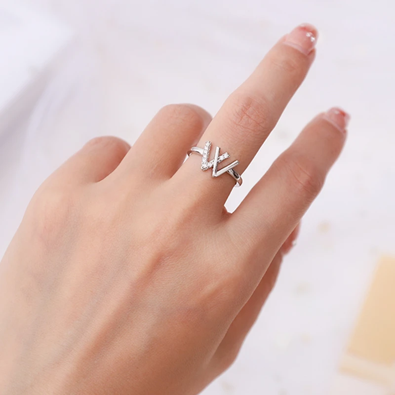 

2022 Fashion Jewelry Rings Charming Rhinestone Rings for Women W Letter Alloy Opening Ring Lady Index Finger Ring Wholesale