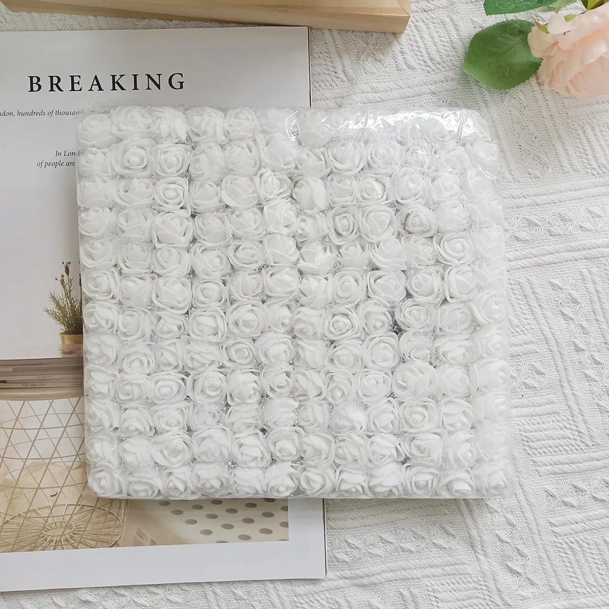 

Искусственные розы для декора