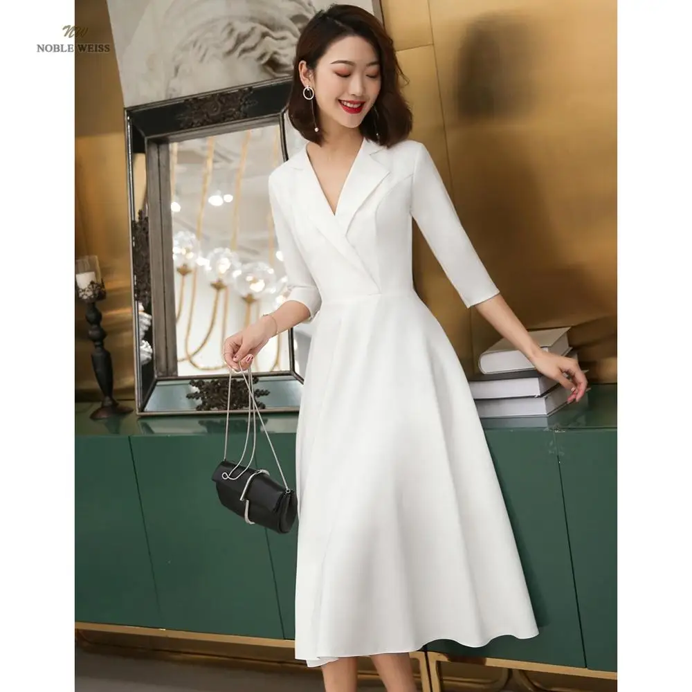 Атласное платье-трапеция с V-образным вырезом для выпускного вечера короткое