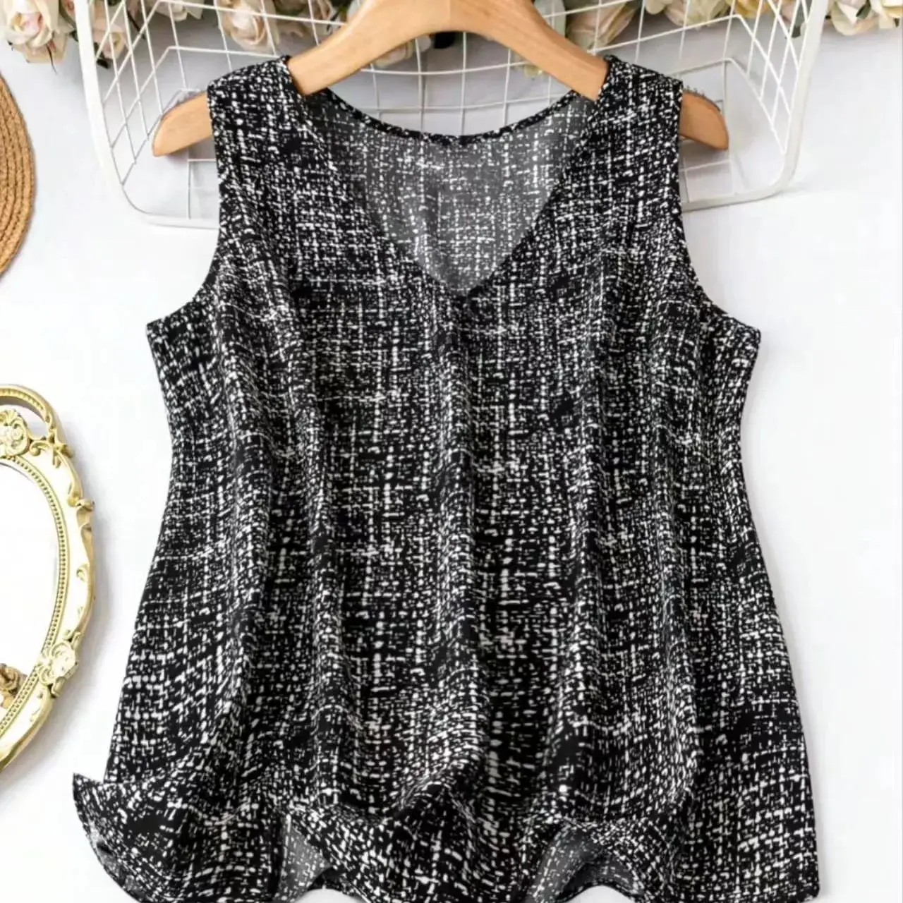 Женская летняя блузка без рукавов с поясом и коротким рукавом