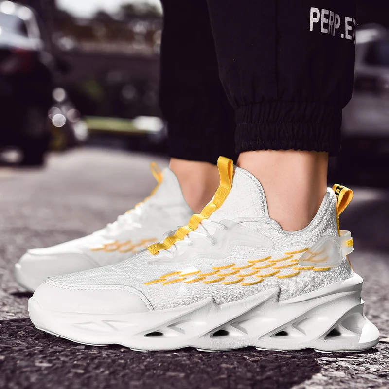 New Men's Fashion Breathable Running Sneaker Mesh Casual Light Running Increase Shoes