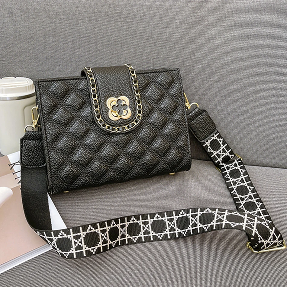 

Trendy Quilted Women Bags 2022 Summer Fashion Diamond Lattice Shoulder Bag Wide Shoulder Straps Female Crossbody Bag and Purses