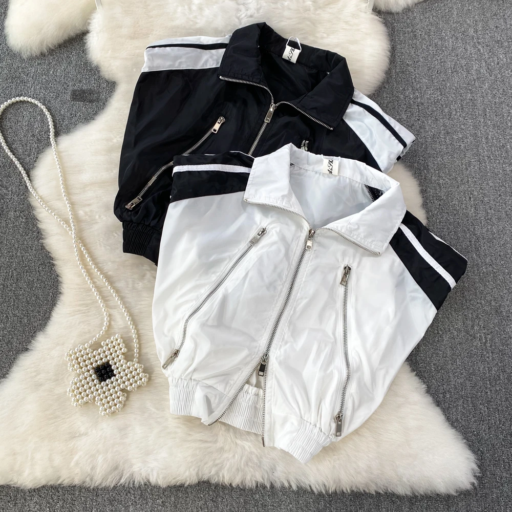 Куртка женская короткая в полоску на молнии с отложным воротником