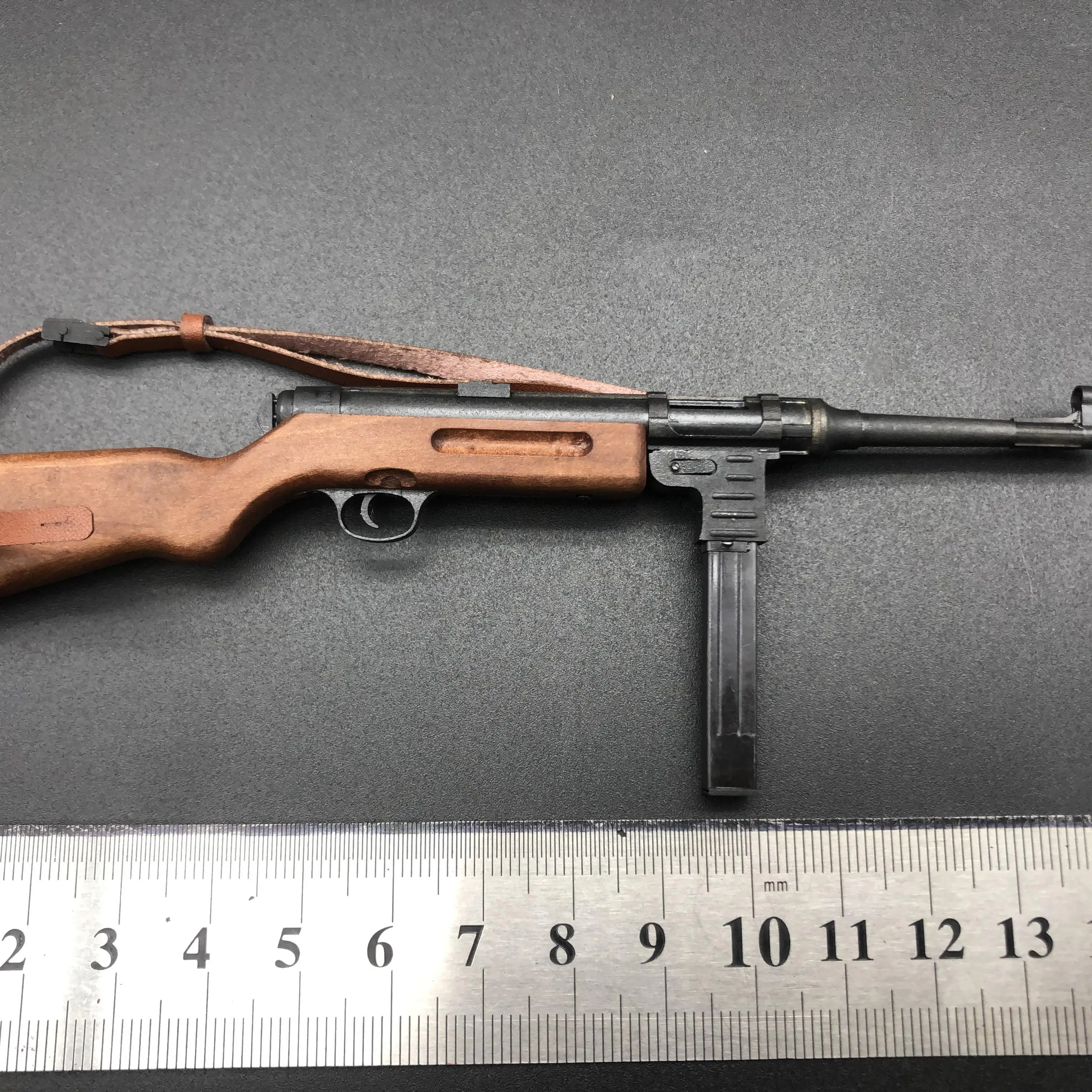 ipuranol 1-6 солдатская имитация ремесленной модели металлическая зона Второй