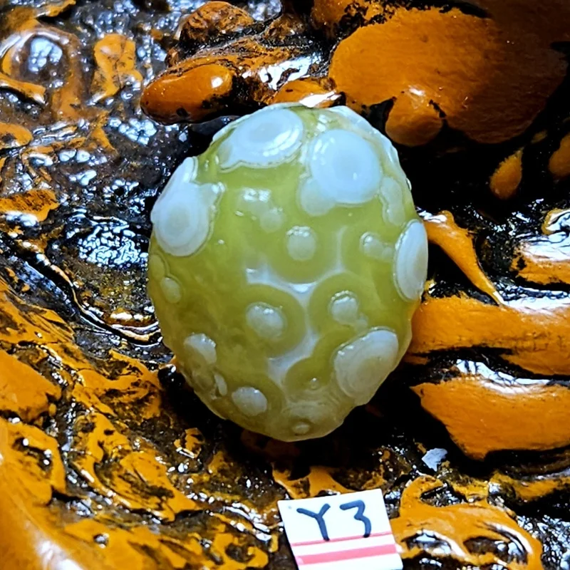 Натуральный черный агат Алиса Гоби неополированный образец камня