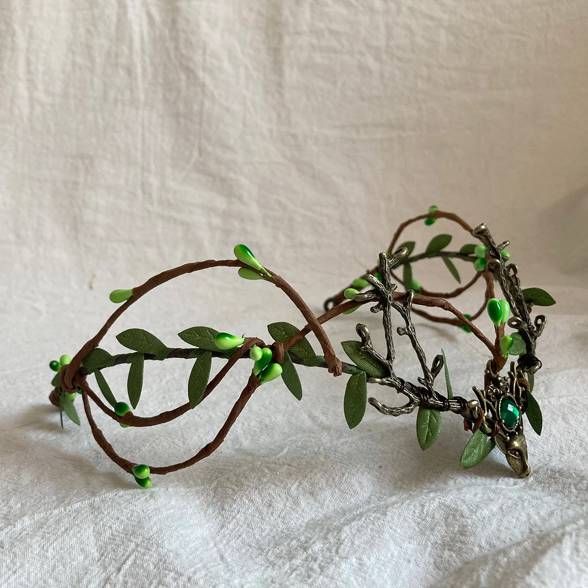 

Handmade Green Woodland Crown Elven Wings Headband Hair Garland for Fairy Witch Queen Princess Cosplay Costume Carnival