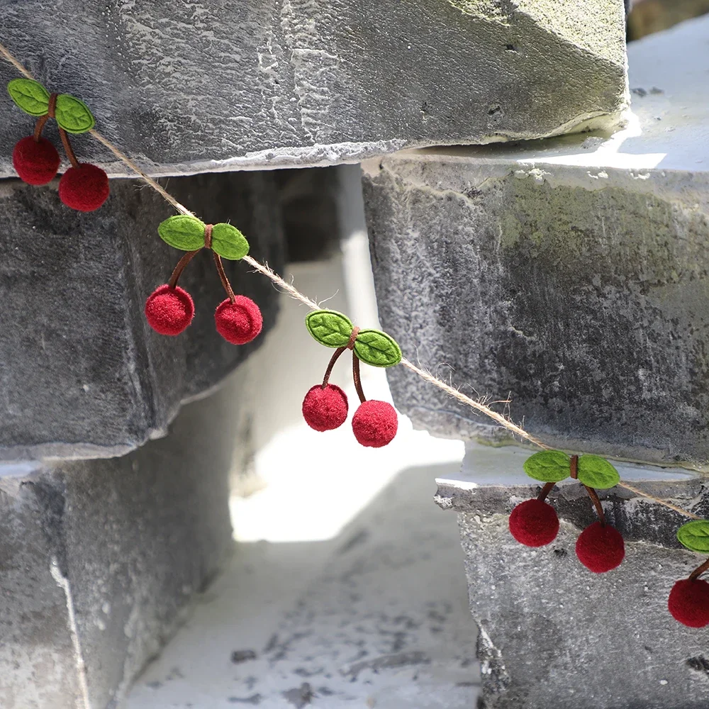 

Гирлянда из фетра с цветами вишни для первого дня рождения