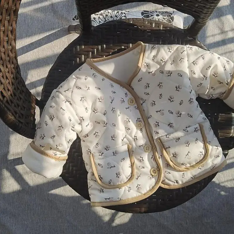 

Vintage Floral V-neck Cotton Coat Baby Girl Winter Thick Warm Cardigan Toddler Girls Plush Elegant Temperament Soft Snowsuit
