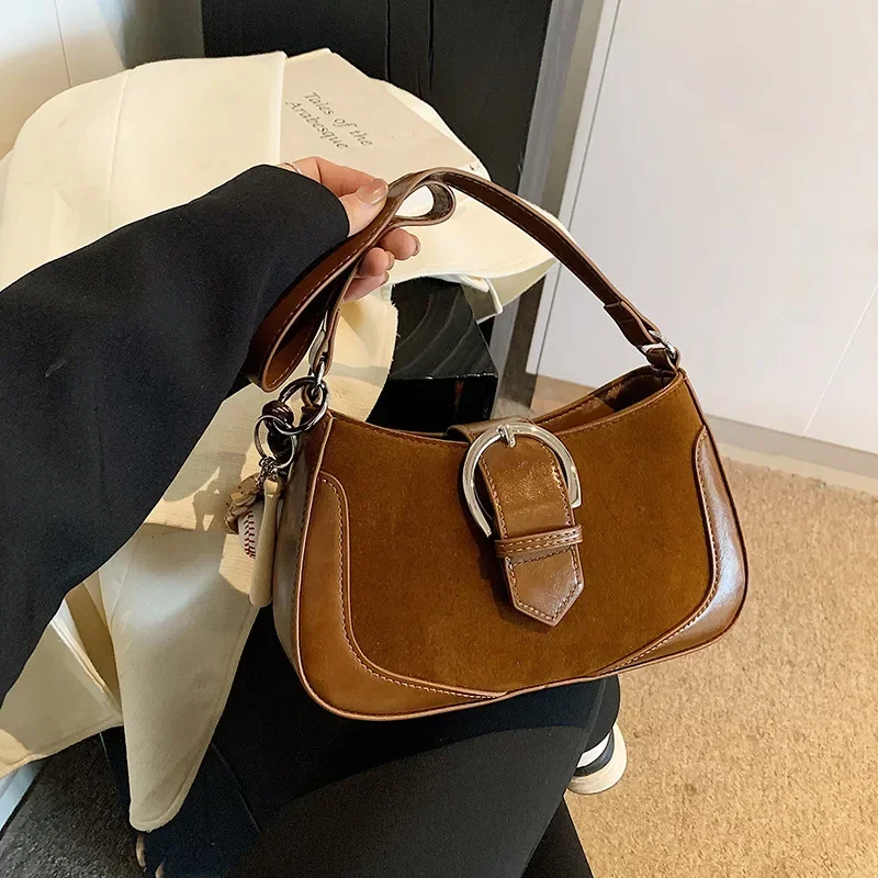 Темпераментная красная сумка подмышки с пендой винтажная женская осенне-зимняя