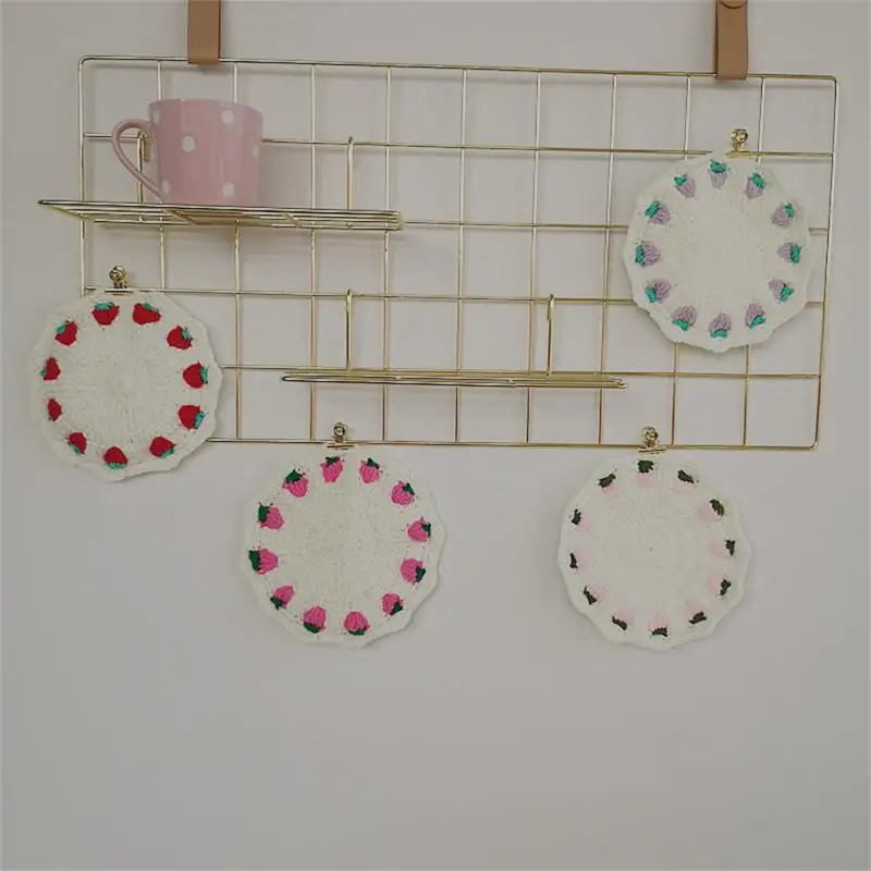 

Small Cup Bowl Mat Fashionable Hand-woven Lovely Strawberry Insulation Padding Nordic Style Coaster Kitchen Accessories Non-slip