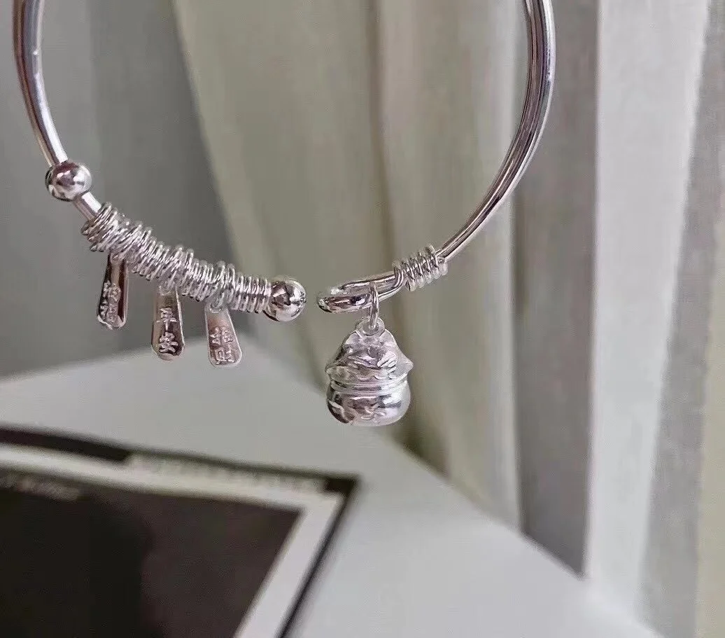 

Popular Lucky Cat Happiness Push-Pull Bracelet 999.9 Pure Silver