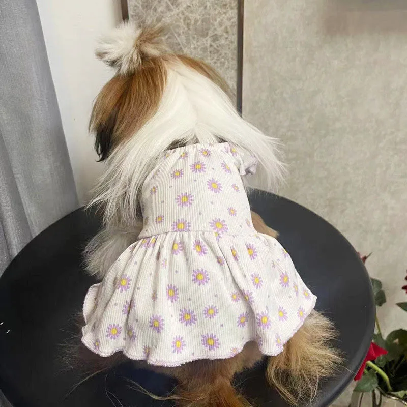 

2023 New Skirt Summer Pet Clothes Small Dog Beautiful Clothes Print with Little Daisy Fresh Breathable Pet Clothes Pet Supplies