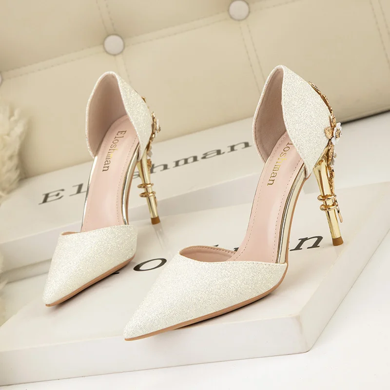 

Пикантные женские туфли в европейском и американском стиле, свадебные туфли с металлическим цветком на тонком каблуке, блестящие женские туфли с острым вырезом