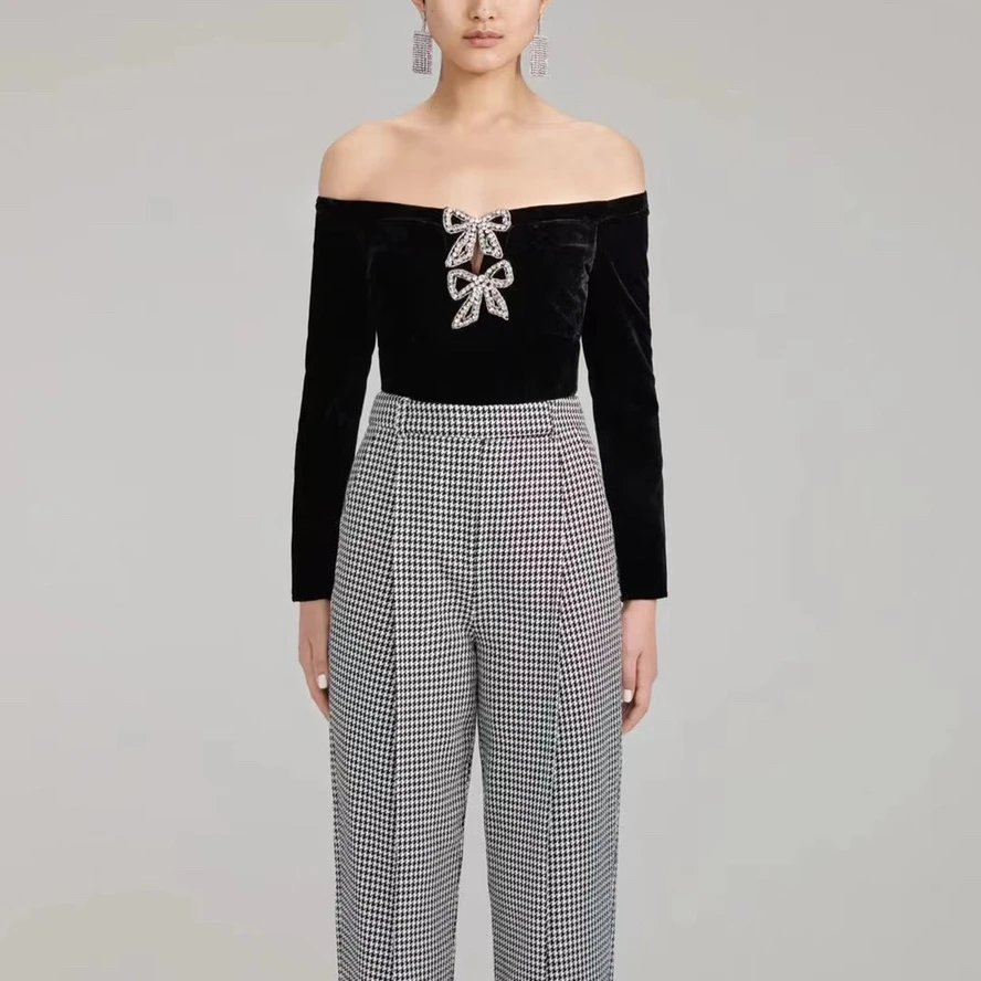 

New Arrivals 2022 Autumn Top Quality Black Diamonds Bow Long Sleeve Velvet Off The Shoulder Tops Women