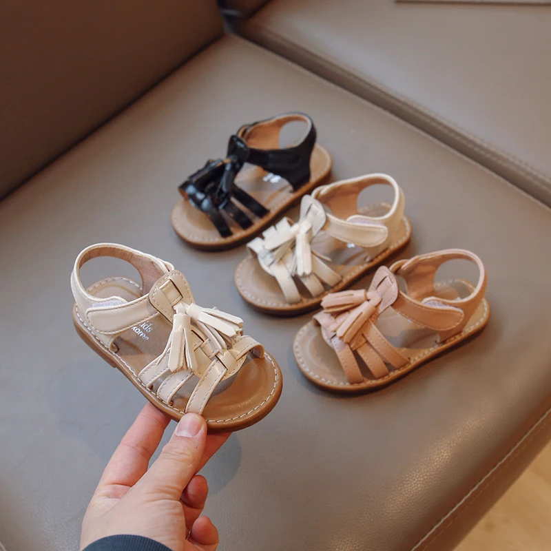 

Детские однотонные слайдеры с бахромой, классические сандалии для девочек, летняя повседневная обувь на плоской подошве, 21-30 цветов