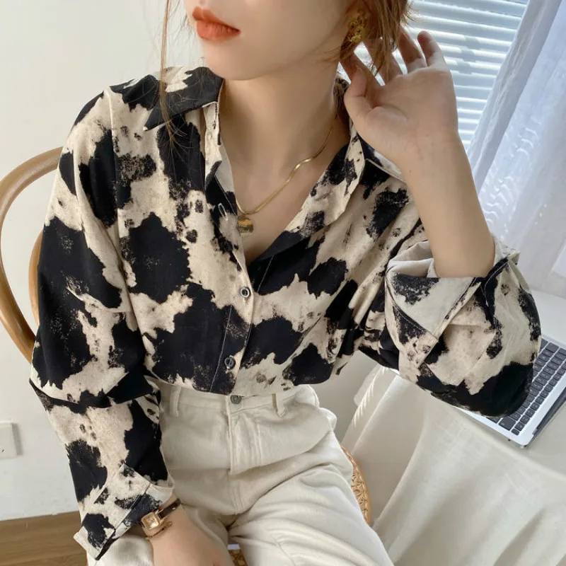 

Street Wear Loose Simple High Quality Women Blouses Shirts Turn-down Collar Fashion Chiffon Printed Casual Retro Korean Style