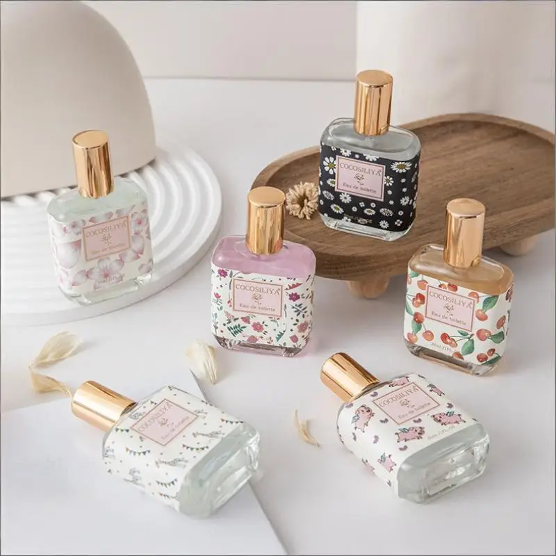Фото Женские духи Eau de Toilette, 30 мл, роскошный стойкий цветочно-фруктовый аромат с нотами вишни, амбры, кандлан, ромашки и цветов вишневого дерева. №3