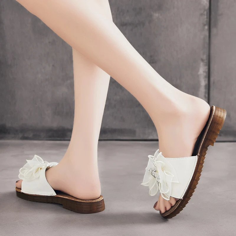 Summer New Women's Shoes Outdoor Non-slip Beach Shoes Bow Fashion Versatile One-word Slippers Women's Korean Version Sandals