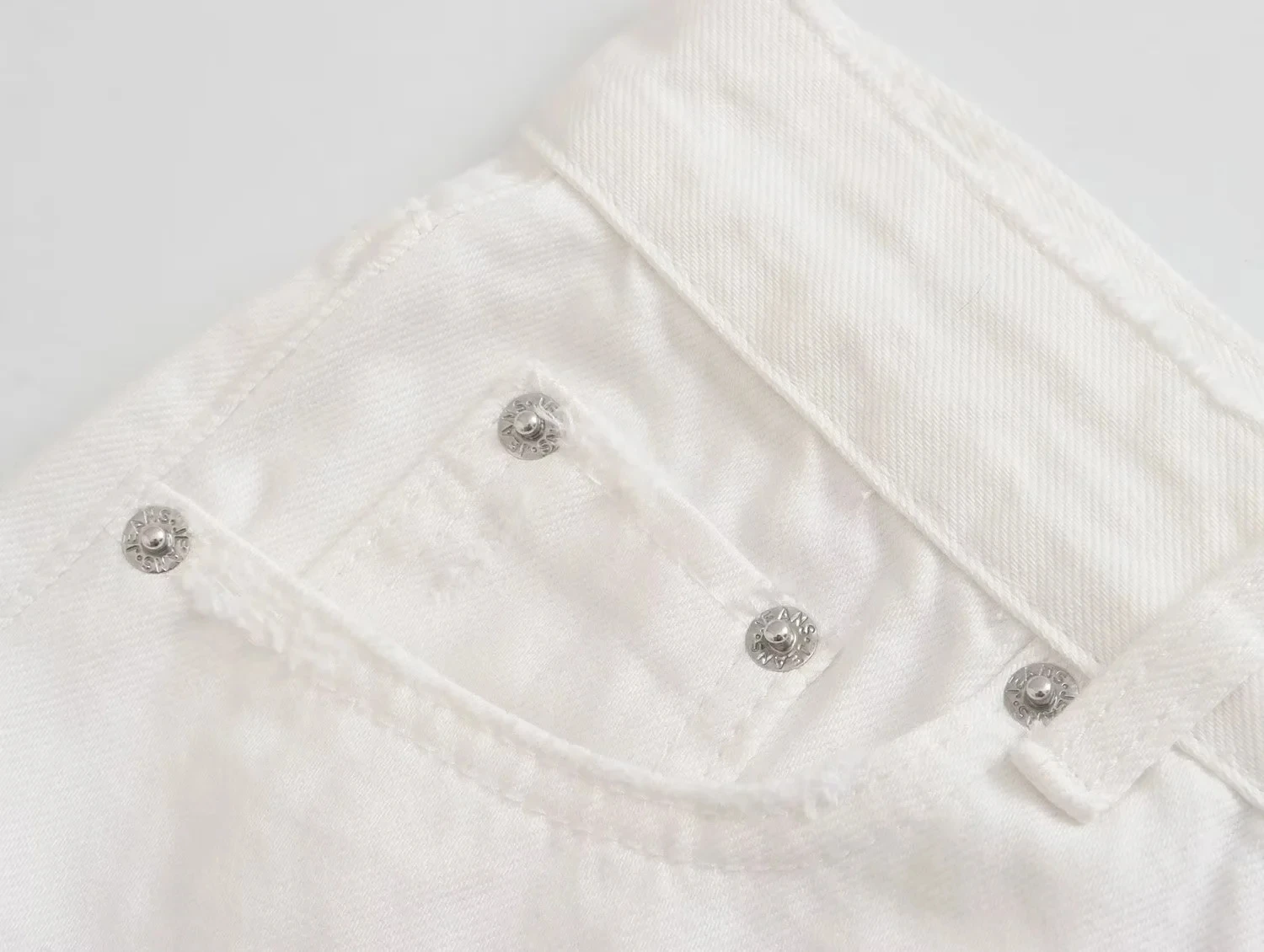 Dave&Di High Waist Ripped Pure White Loose Bermuda Women American Vintage Retro Mom Denim Shorts