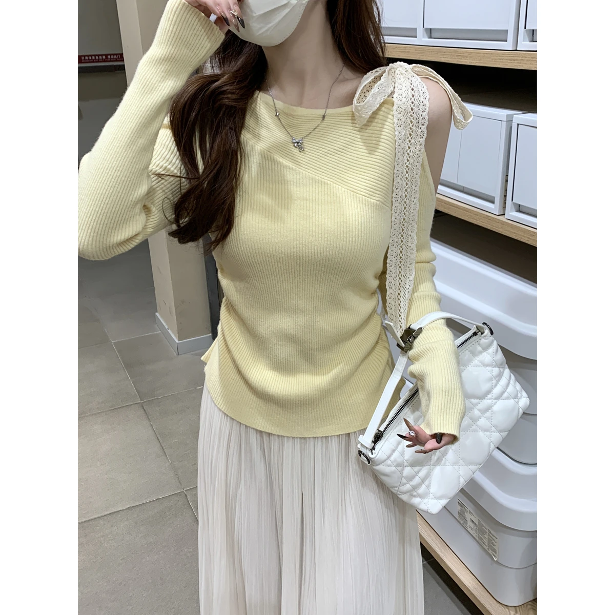 Design Sense Bow на шнуровке облегающий бархатный трикотаж с наклонными плечами женская