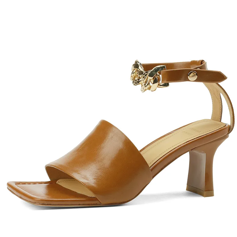 

Сандалии женские в стиле ретро, мягкая овечья кожа, квадратный носок, металлический декор, пикантные однотонные туфли, мягкая подошва, весна...