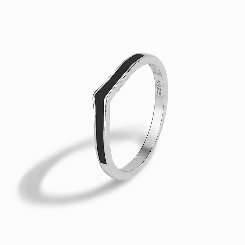 

European and American retro S925 sterling silver V-shaped white gold black epoxied silver jewelry design exquisite women's ring